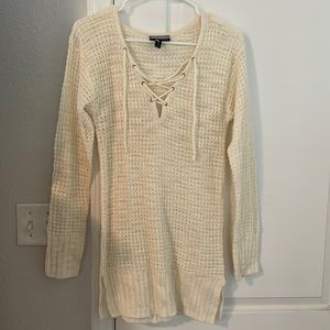 Knit sweater. Medium.